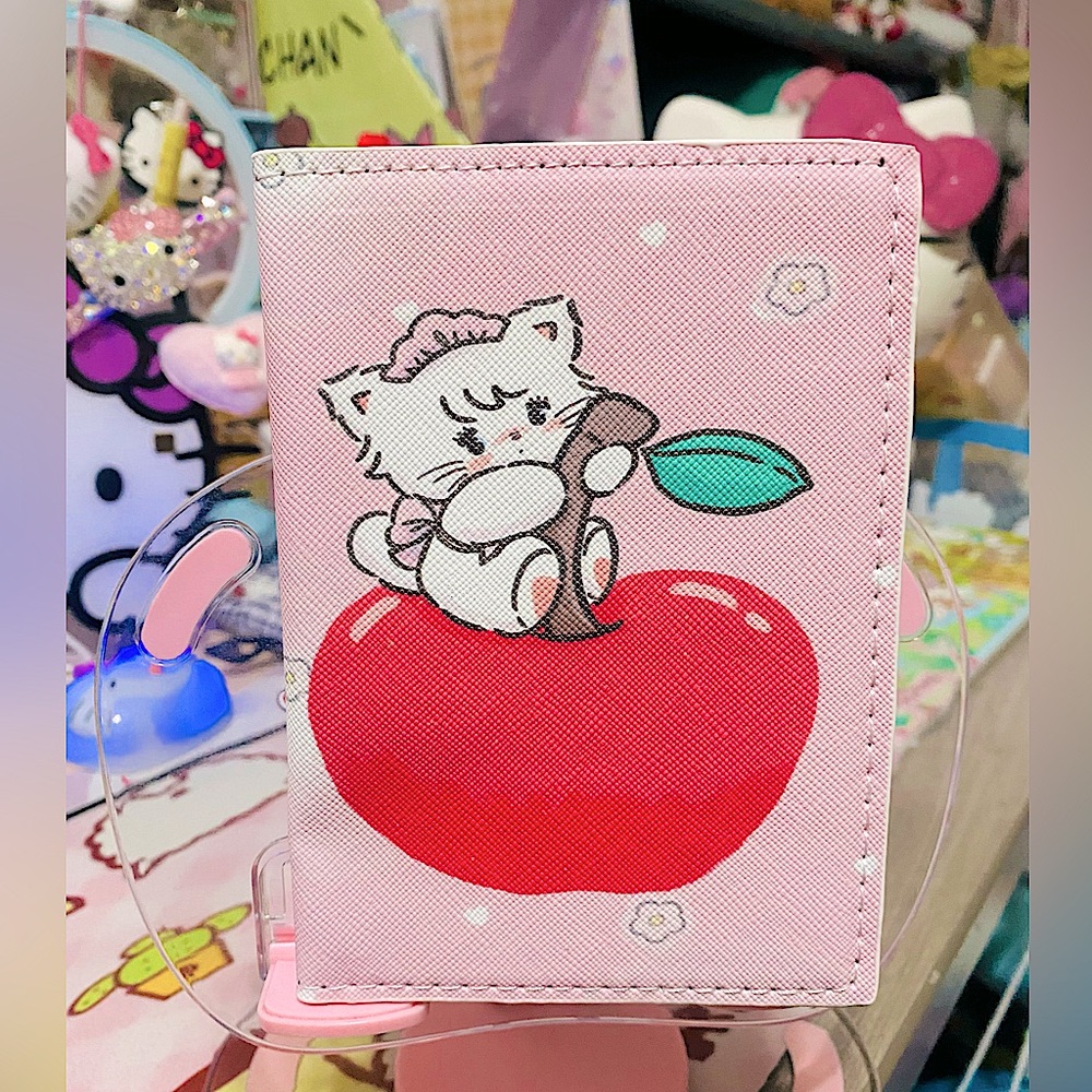 Mousse Mikko passport holder